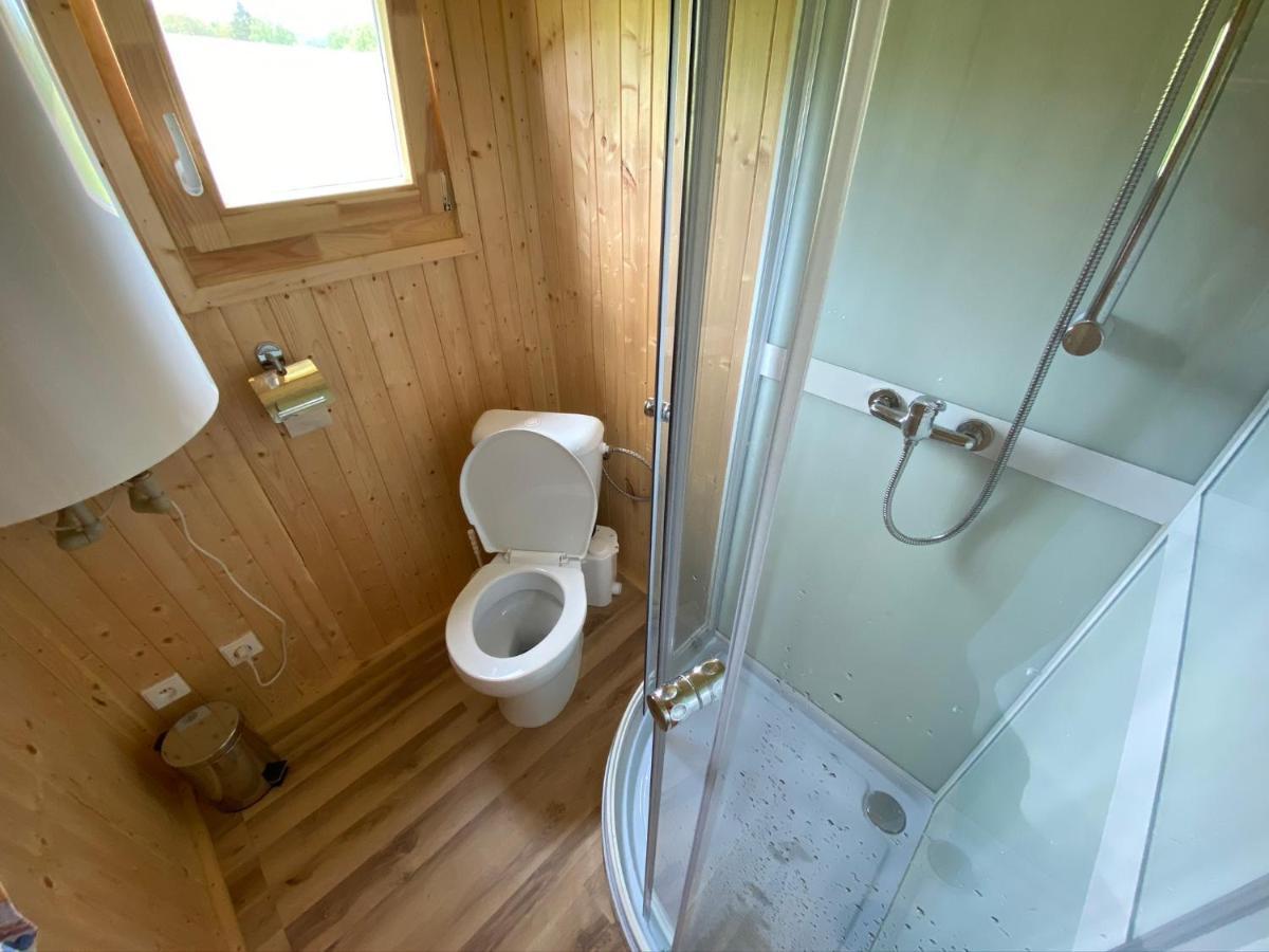 Maringotka Na Samote Na Kozi Farme Hotel Pobezovice Luaran gambar